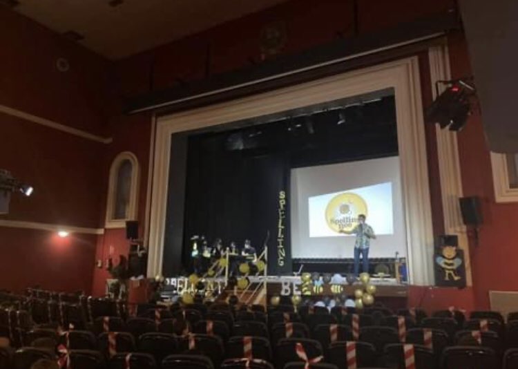 iesjdl's tweet photo. @dgalextranjeras @CARLEE_Aragon hoy hemos celebrado nuestro Spelling Bee en el teatro de Borja.Gracias al @MIAytodeBorja x ayudarnos con el espacio y a @guilleciencia por su espectáculo d ciencia.Esperamos poder seguir ofreciendo un bilingüismo de calidad en el IES JUAN DE LANUZA https://t.co/QgJIcpae6D