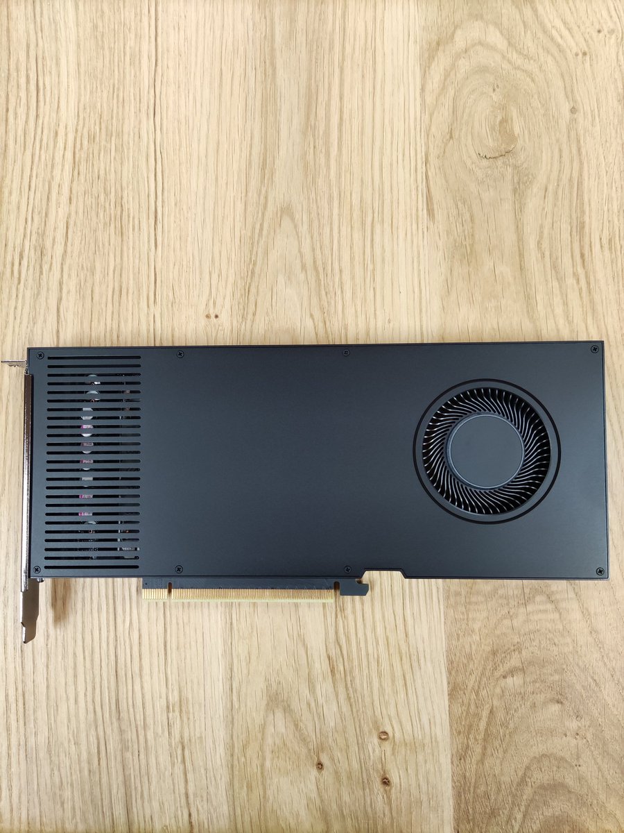 azken_muga's tweet photo. Diseño elegante. Rendimiento potente.
Ya tenemos con nosotros las nuevas GPUs NVIDIA A4000. Lleva tu rendimiento gráfico a otro nivel.
#computergraphics #nvidia #a4000 #azken #azkenmuga #gpu #gpucomputing #workstations #raytracing #engineering #visualization https://t.co/MGollMUJjM