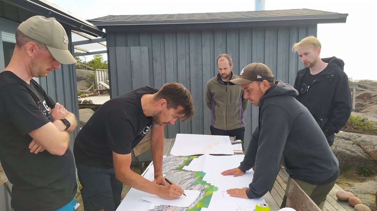 Field work in Åland. Great company, great geology!!! <a href="/UniTurku/">Turun yliopisto - University of Turku</a> , <a href="/KYTKARIKKO/">KYTKARIKKO</a> <a href="/jmgeon/">Jussi Mattila</a> #faults #fractures