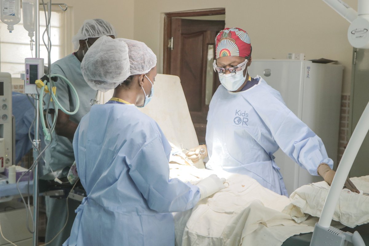 This #WorldRefugeeWeek, we are celebrating the completion of the world’s first children’s Operating Room in a refugee camp in Kakuma, Kenya. 🇰🇪

The first surgeries have already been undertaken at the OR by local doctor <a href="/NKaseje/">Neema Kaseje</a> - read more here 👉🏽 bit.ly/3zowwlg