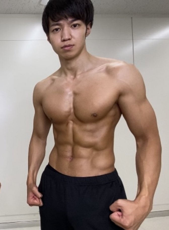 まめ まめたまの筋トレ日記 على تويتر 体が変われば顔つきも変わる ガリガリで痩せ細ってた時は自分に自信もない表情だったけど 最近では体が変わって顔に覇気が出るようになったと言われるようになった ボディメイクはコスパが良すぎる自己投資