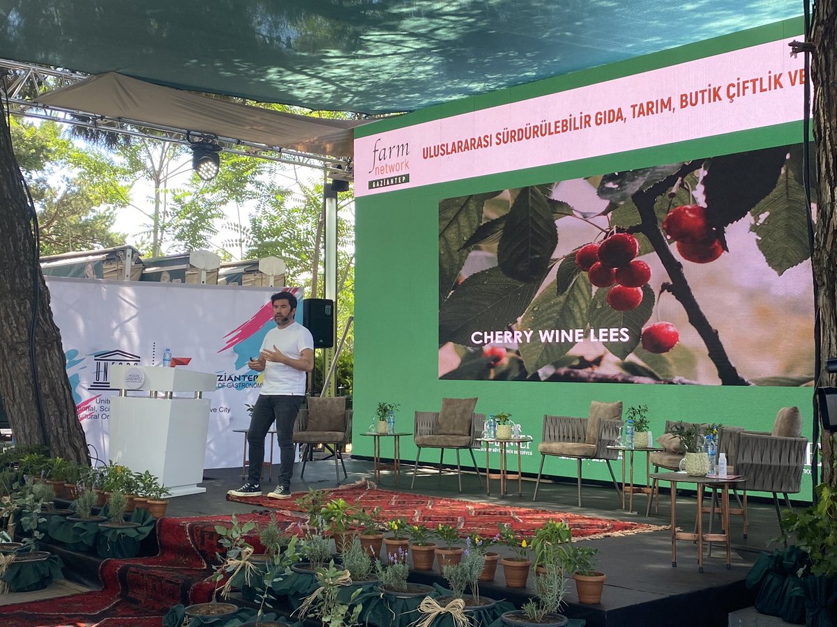 gkultursanat's tweet photo. 🌾 @GaziantepBeld ve @gagev_ tarafından düzenlenen “Farm Network”te Kopenhag’tan katılım sağlayan Diego Pradov, Biyoçeşitlilik ve Yaratıcılık’ panelinde yer aldı.
@gbbkulturturizm @GbbTarim @GbbMusem #farmnetwork https://t.co/Hh3pRO2RIV