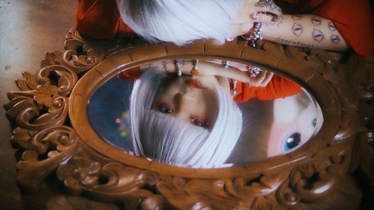 MusicChannel_J's tweet photo. 4s4ki Releases the Chaotic Music Video for “ALICE feat. Smrtdeath” Portraying Alice Trapped in the Strange House!

https://t.co/gpMtabaTEo

#4s4ki #ALICE #Smrtdeath #MusicChannel_J #JapaneseMusic https://t.co/njvn6jamZF