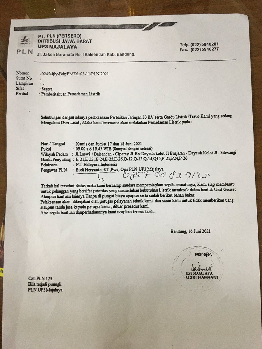 simamora_rina's tweet photo. Selamat malam bpk/ibu @pln_123 kita dapat surat edaran yqng mengatakan bahwa ada pemadan listrik. Katanya akan diberikan genset gratis tampa di pungut biaya. Bener ga ini tuh.. mohon pencerahannya.. https://t.co/SHRL9FWwvy