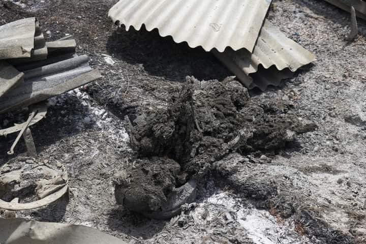 walone4's tweet photo. An 80-years-old elderly couple feared dead after they hid in their home, which was set on fire by the Myanmar junta troops, according to residents. Credit: Khit Thit Media #WhatsHappeningInMyanmar https://t.co/lNG1FxlrYN