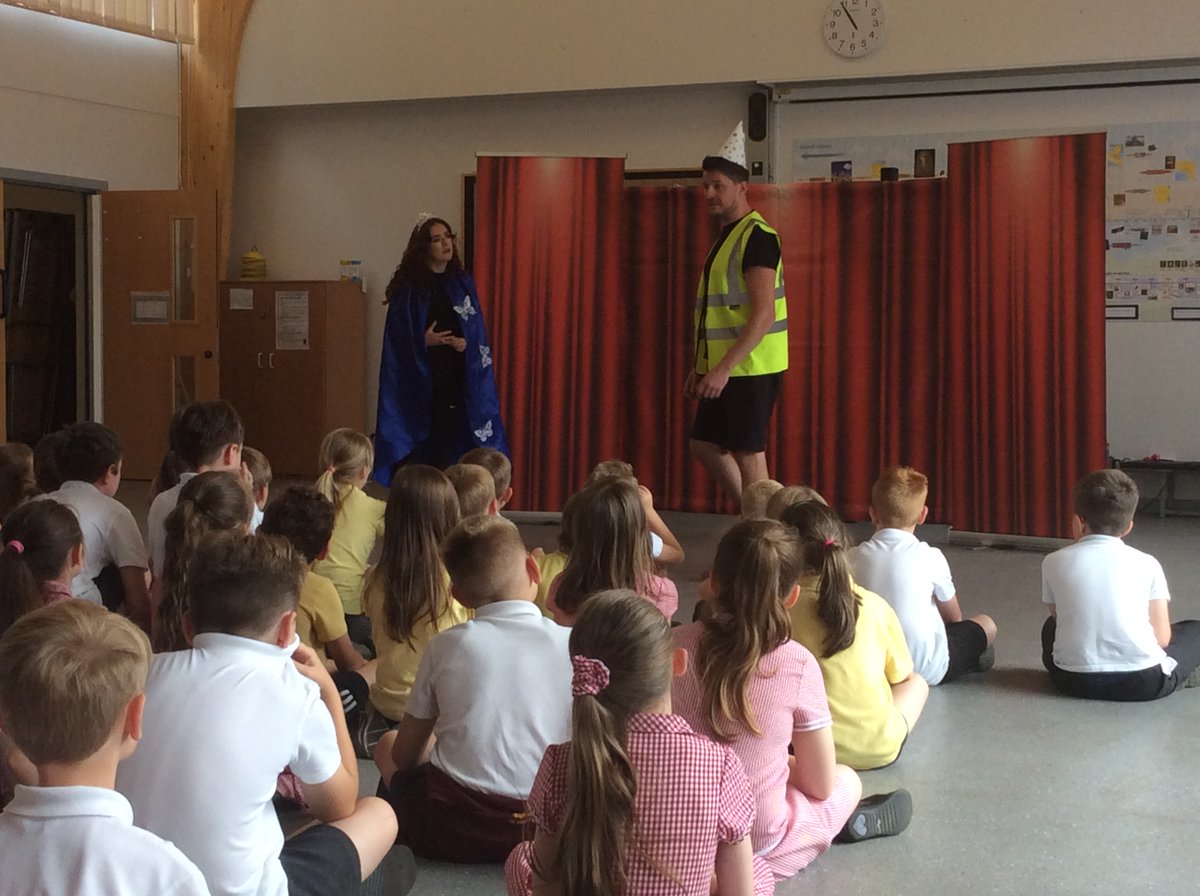 StantonRdY3and4's tweet photo. Years 3 and 4 have been treated to a fabulous Pop-Up Panto of Cinderella 👠🧚(oh yes we have!) 🤣 Thank you so much to #popuppantoliverpool @LifeInTheatre1 The children absolutely loved it. @OakTreesMAT @stantonroadps #cultureinthecommunity #SaveTheArts https://t.co/amz6DDQVpu