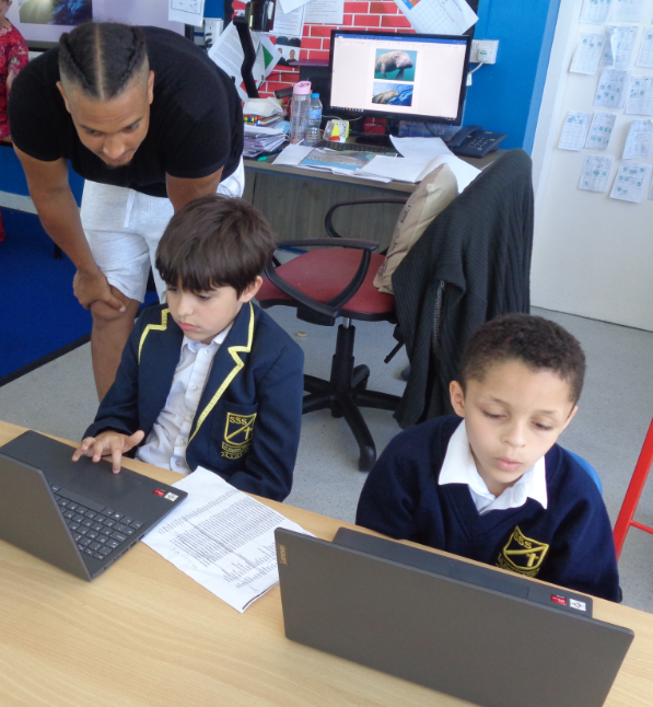ststephensSW8's tweet photo. π»Year 3 were busy bees this morning on their laptops with the help of our Health Mentor Mr Williamsπ@EvolveRedhead @Evolve_Impact #StStephensComputing #StStephensLearning https://t.co/IdrTQka9xV