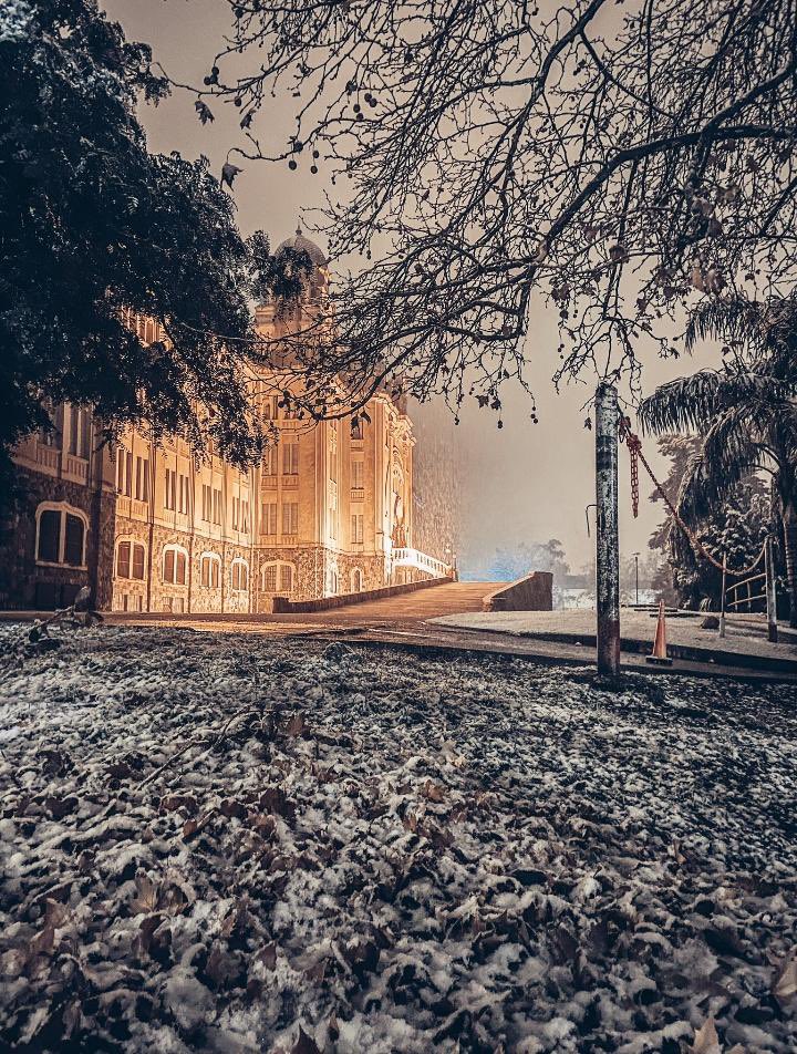 Por favor la superioridad estetica del La Salle con nieve.
❤️