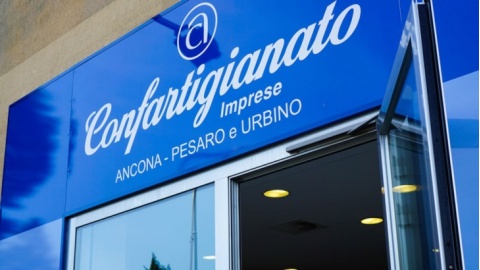 vivereancona's tweet photo. Scuola per imprenditorio youg al via: boom di presenze alla prima lezione
-r https://t.co/p5nw2bXO13