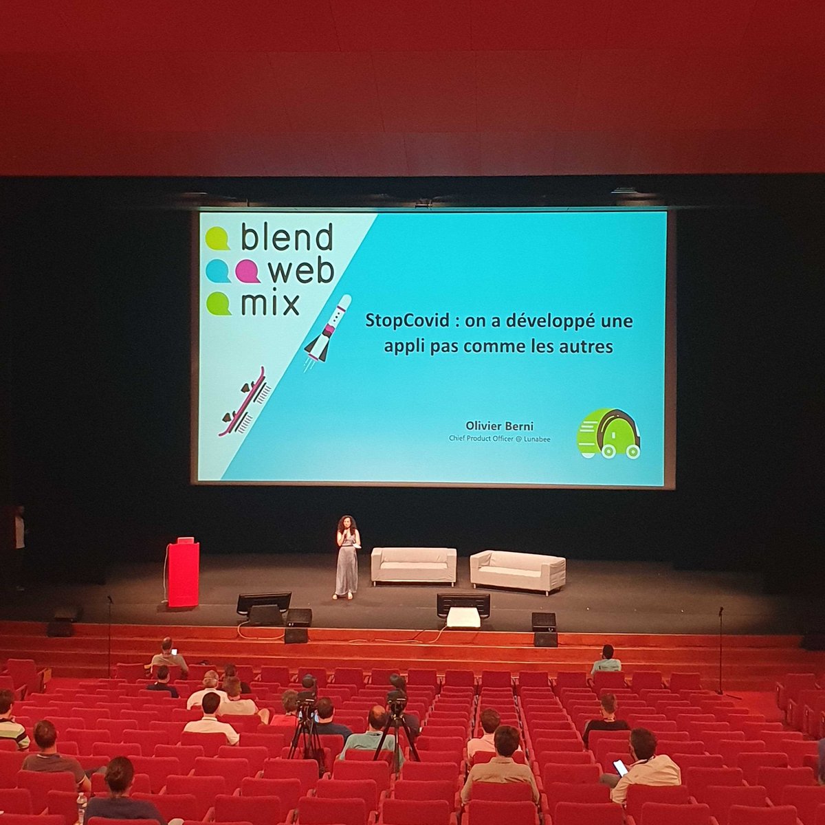 novaway's tweet photo. Les 14-15 juin, nous avons eu le plaisir de participer au #BlendWebMix en tant que sponsors, spectateurs et speakers (conférence de @ILeG3nDz &amp; @le_skwi sur la #PWA). On vous partage quelques photos de l'événement ! 
-
@blendwebmix #conférence #numerique #digital #agenceweb https://t.co/6YR3xeDl3i