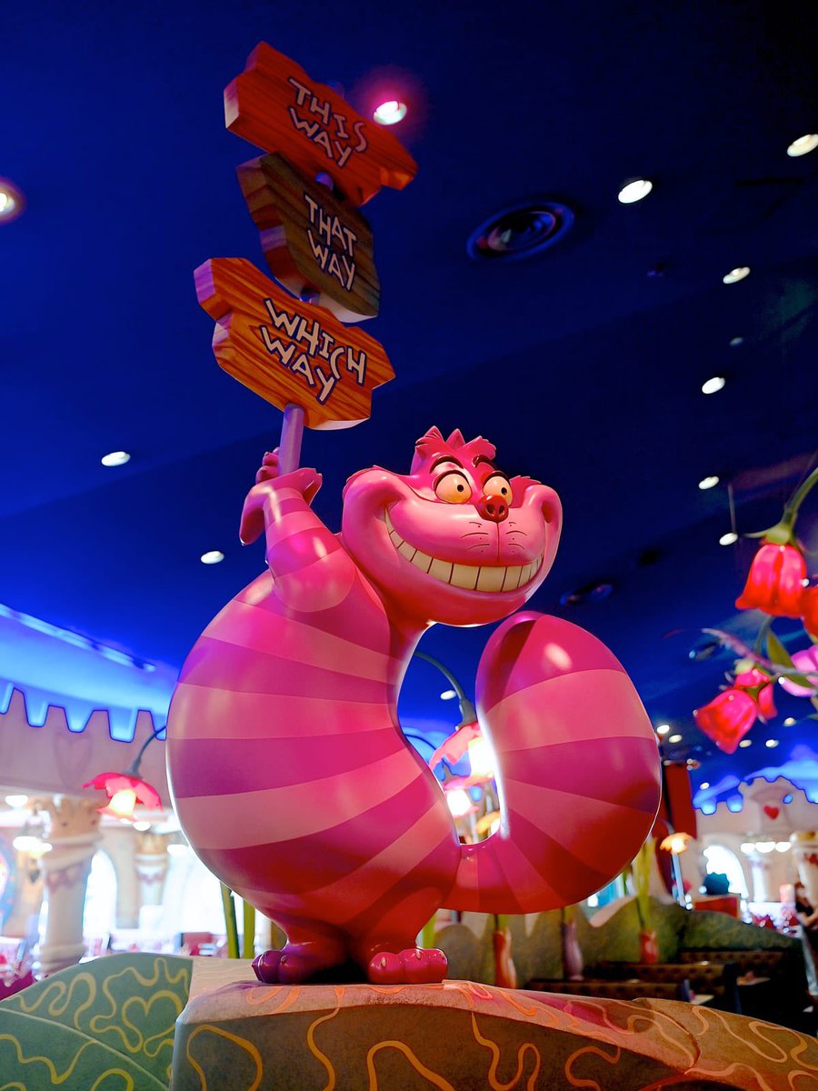 ট ইট র Mezzomikiのディズニーブログ クイーン オブ ハートのバンケットホール デザイン 東京ディズニーランド ミニチュア フィギュア本日発売 詳しくは T Co X4eajqrvlx