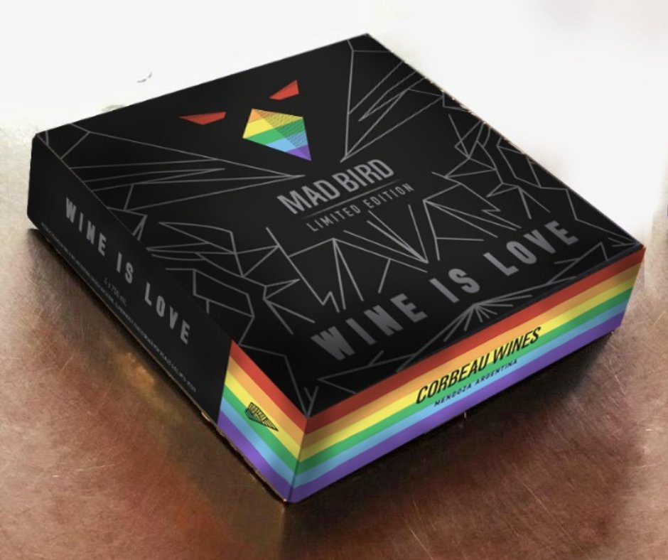 WineBoxLP's tweet photo. En WineBox ya tenemos este estuche con 4 deliciosos vinos #MadBird de @CorbeauWines. Con esta edición limitada, la bodega colabora con el programa «Estamos juntes» que implementa la Asoc. Ciclo Positivo para jóvenes LGBTIQ+ de hasta 21 años. #WineIsLove https://t.co/NznbzX5yhZ https://t.co/vLndiDn9cW