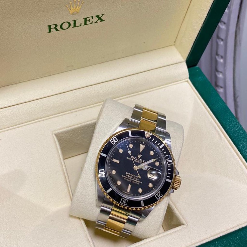 FeatonbysNE's tweet photo. All new! Rolex Submariner bi-metal Oyster Perpetual Date. Black dial and bezel. 2006 with original box- Lot 250
Call: 0191 252 2601
Email: enquiries@featonbys.co.uk
#Rolex #rolexwatches #auctionready https://t.co/R3d7xfh5lm