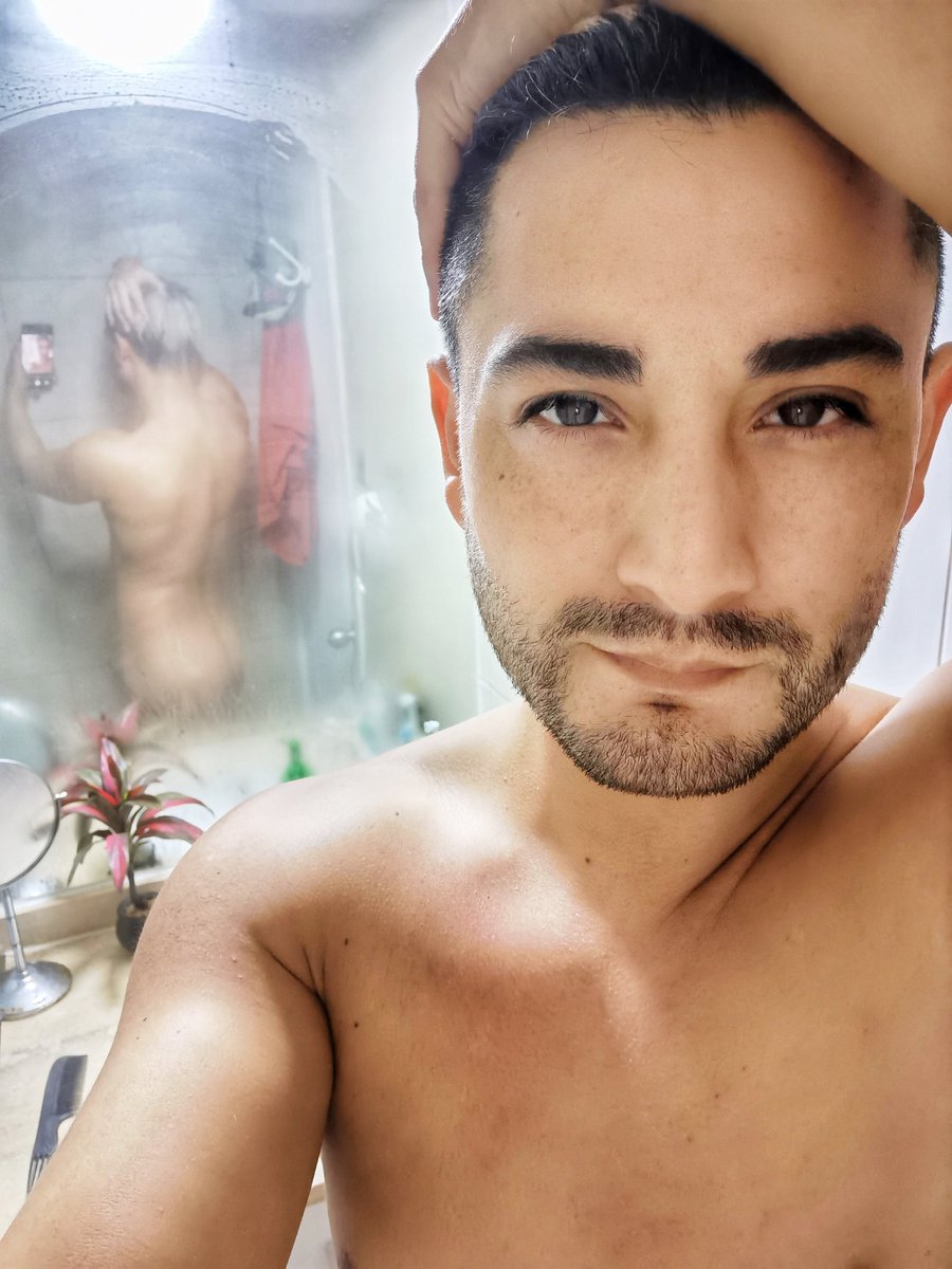 roy_drigo's tweet photo. Después de la duchita 😅🚿
#ducha #latino #pride #pridegay #wakeup #fitmodels #apotope #beard #bathroom #actitudpositiva #fitmen #gaychile #sexygay #bootygay #kingsofboys #tofwithlove2 https://t.co/AYUsiz3JOc