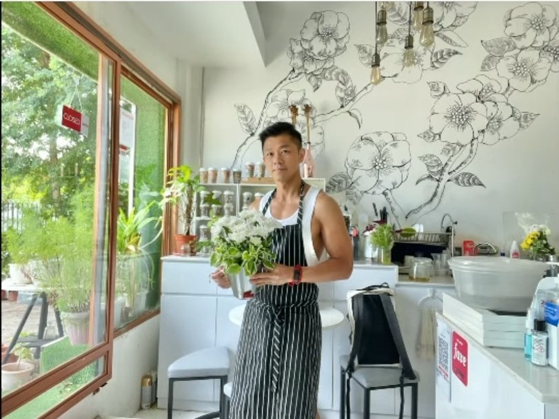 DmvSc2's tweet image. Flowers and coffee... #CoffeeBae... you know me so well #WelpWednesday