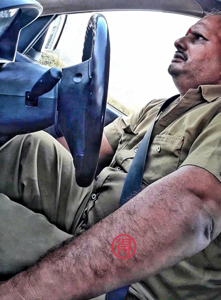 Malludaddyoldy6's tweet photo. Sexy South driver daddy showing dick ❤️ https://t.co/sNlWfpj80v