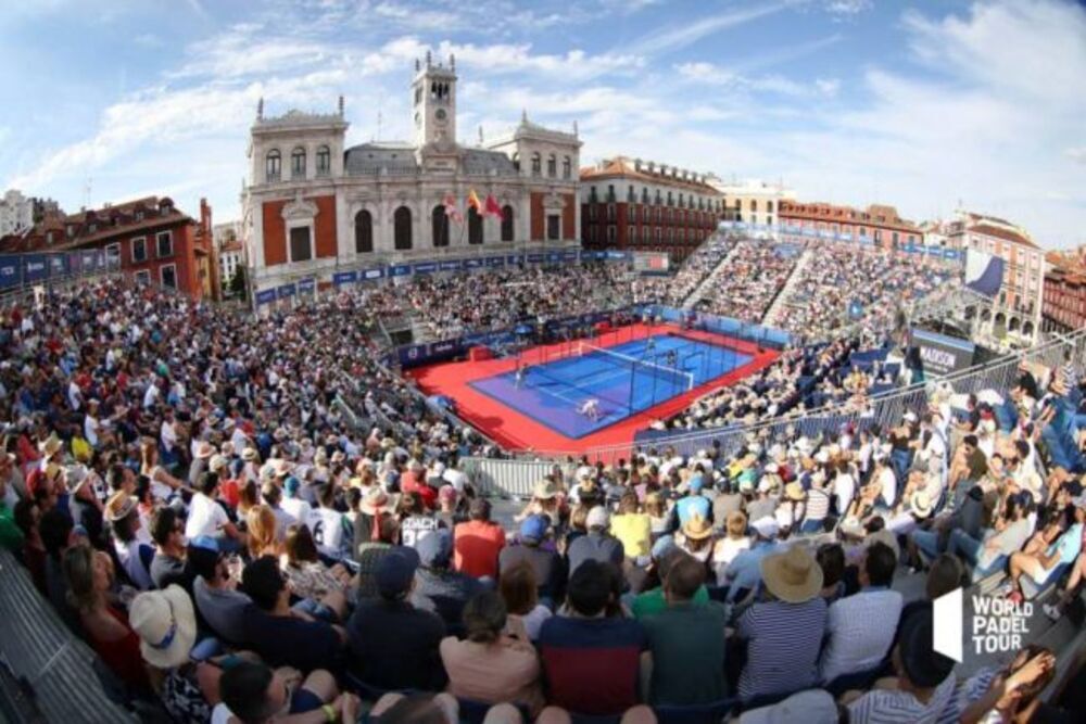 SORTEAMOS 2 entradas para la Final (domingo 27 de junio),🎫del #WPTValladolidMaster🎓.
¿Cómo puedes conseguirlas?👇🏼
➡️Dando like.
➡️Mencionando a la persona con la que irías.
➡️Haciendo RT.
¡Si quieres entradas para cuartos y semifinales, participa en nuestro perfil de FB e IG!