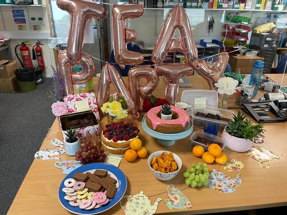 UHS_Dietitians's tweet photo. HAPPY NATIONAL AFTERNOON TEA DAY 🍰 🍓 ☕️ 
The team at UHS have been busy whipping up yummy bakes and enjoying healthy snacks today all for #NutritionandHydrationWeek2021 @BDA_Dietitians @UHSFT https://t.co/s2KhccowXy