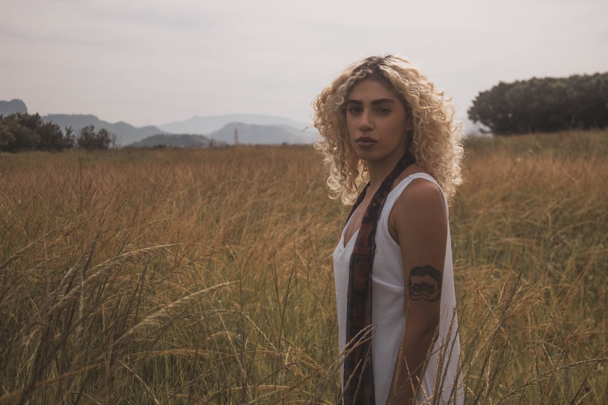 leiamoda's tweet photo. Não tem como não pensar que #OqueMudouFoiOtempo de ser quem somos, do modo que somos e de como escolhemos ser. #LeiaModa Outono-inverno 2021 por Haliana Brandão @lanizdelrey
Modelos: Beatriz Moura & Eduardo Camacho https://t.co/5rEkis5WnQ