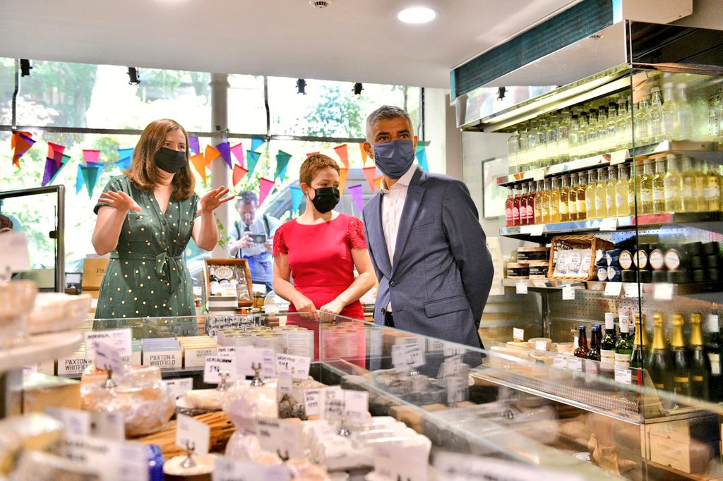 SadiqKhan's tweet photo. The delay to fully re-opening has been a huge blow to many of our city’s businesses - especially those in hospitality. 

My visit to businesses today with @HOLBID made clear that they need urgent, continued economic support from the Government to stay afloat until 19 July. https://t.co/yMmbPBT9oy