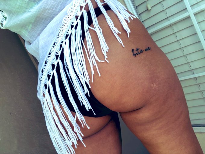 its hump day- approach my dms to worship this perfection. sessions. 😈  findom assworship goddess cuck