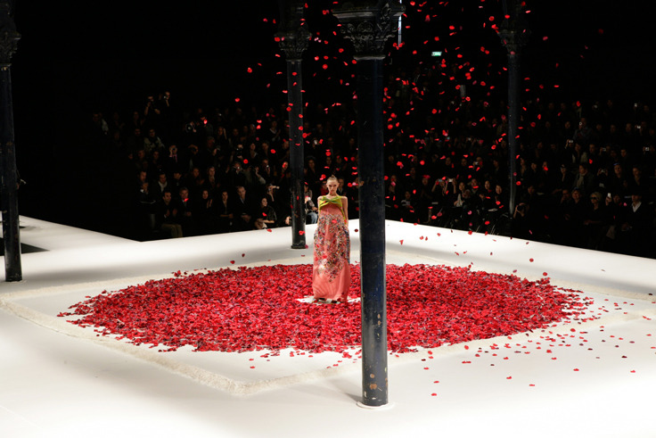 BLUMARlNE's tweet photo. kenzo fw 2008 paris https://t.co/OqynCSAYLm