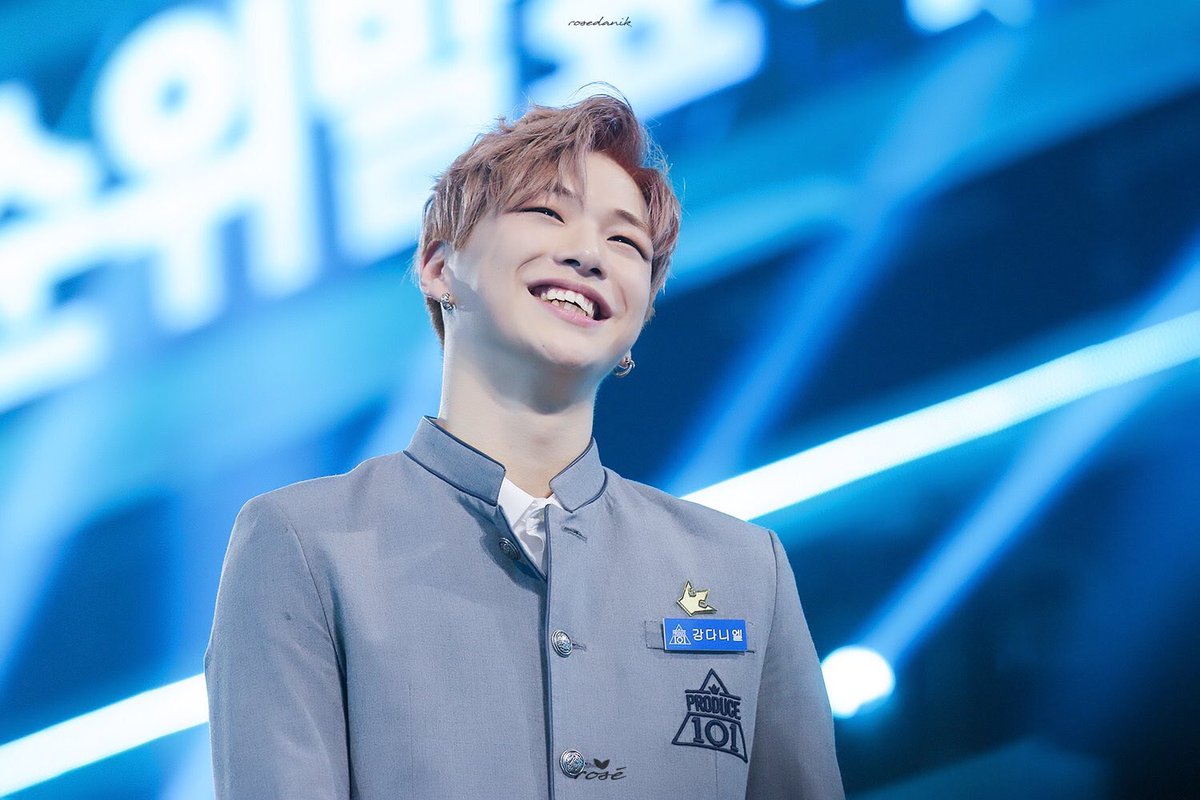 nielcatboy's tweet photo. 4 anos depois você continua sendo aquele mesmo menino alegre e umilde que me conquistou desde a primeira vez
obrigado por ser você sempre!
#KangDaniel #강다니엘 @konnect_danielk #NationCenter https://t.co/Yrrd5Ff716
