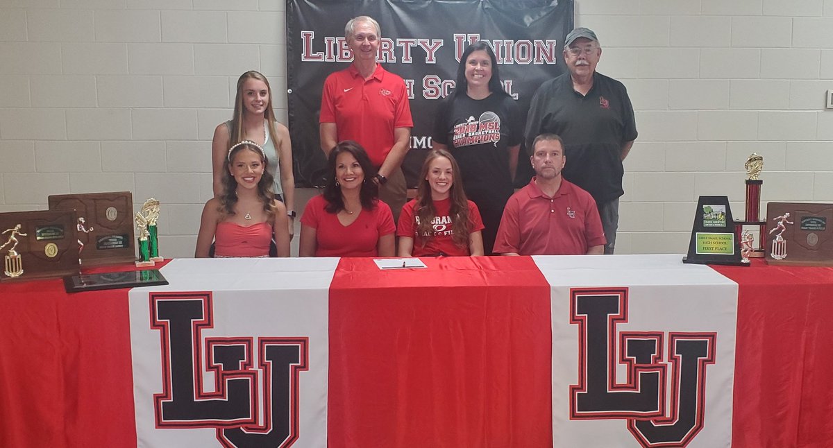 LULions's tweet photo. Last night we celebrated Jayden Roach as she signed her committment to the University of Rio Grande. Congratulations Jayden we wish you the best in your future running endeavors! https://t.co/okA9KT0ORi