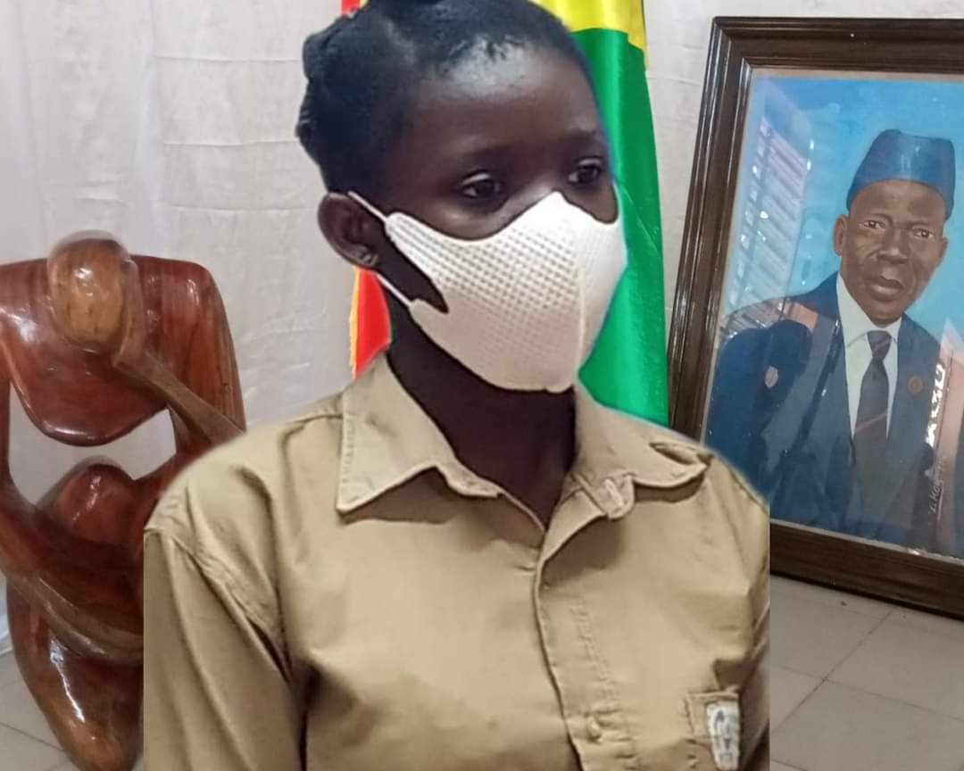 AMELIEGUE's tweet photo. Journée de l'excellence du Lycée Municipal Vinama Thiemounou Djibril de #Bobo Dioulasso

Le #TH2021 revient à cette jeune #fille. Elle est de la classe de 3e, avec une moyenne annuelle de 19,28 sur 20.

#lwili #Education https://t.co/7VbVFkEjX1
