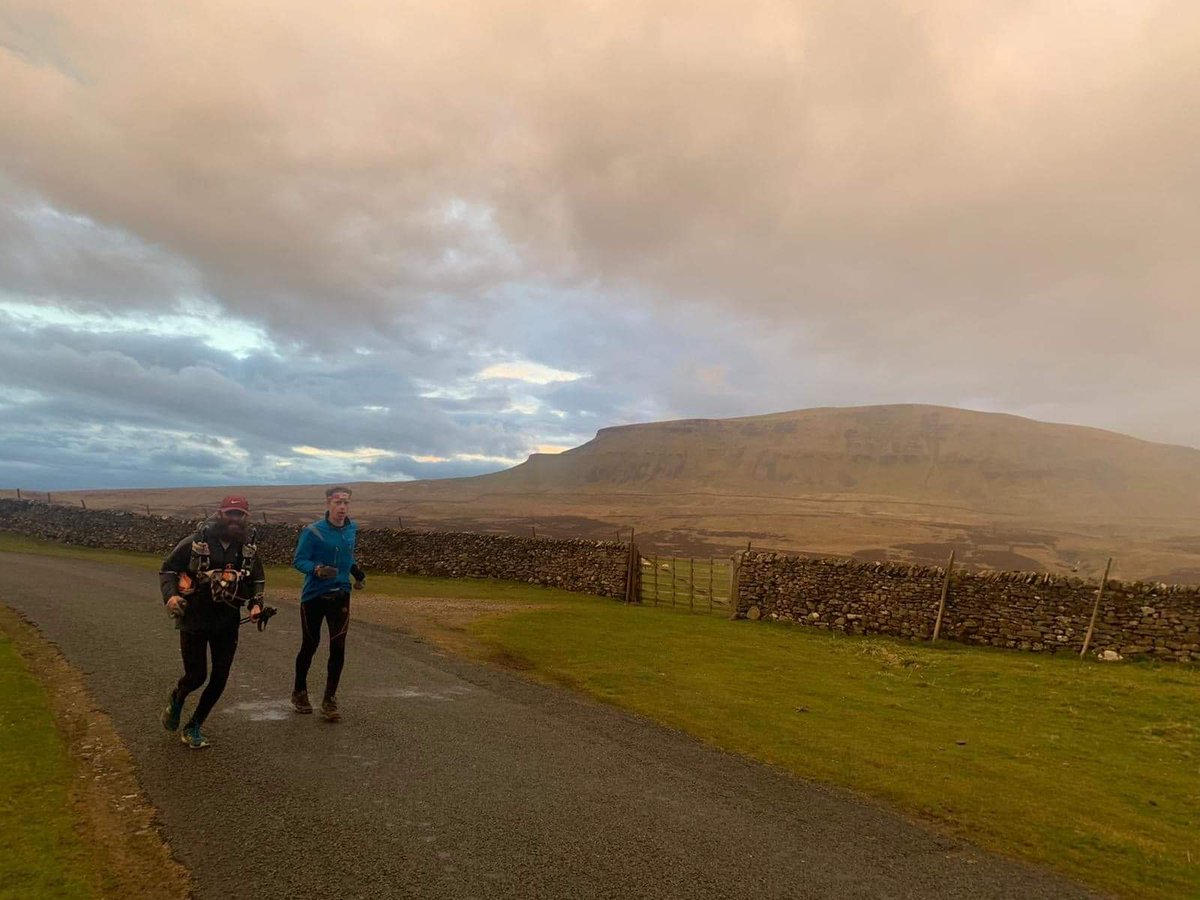 runroblarun's tweet photo. Not only did he win @TheSpineRace, he set the speed record on the same route later that year, before having it ripped from him a week after he set it. Was he going to let that lie? Nope. He went again, and beasted it.
I came along for a bit of it too!
#RedBullHowToBeSuperhuman https://t.co/kEZv4U7VLo