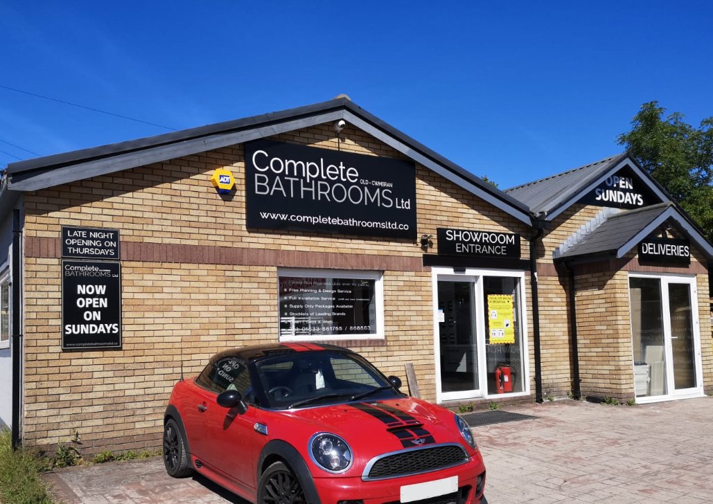 com_bath's tweet image. Fantastic visit to Complete Bathrooms in the glorious sunshine yesterday. Brilliant showroom update with cracking Roper Rhodes, Atlanta and Merlyn displays. We met with the delightful Avril.