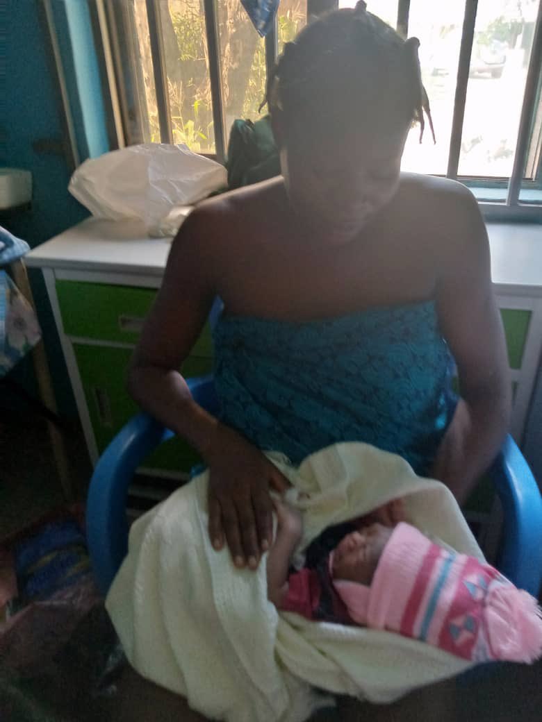 sowore's tweet photo. @RotimiAkeredolu Kemisola Ogunniyi just delivered a baby in prison. She was arrested in Akure during #Endsars, didn’t commit any offence, only going to the pharmacy for her mother @policeng arrested her, claimed she looks like #Endsars protesters who burnt @OfficialAPCNg office https://t.co/btXPXruNC6