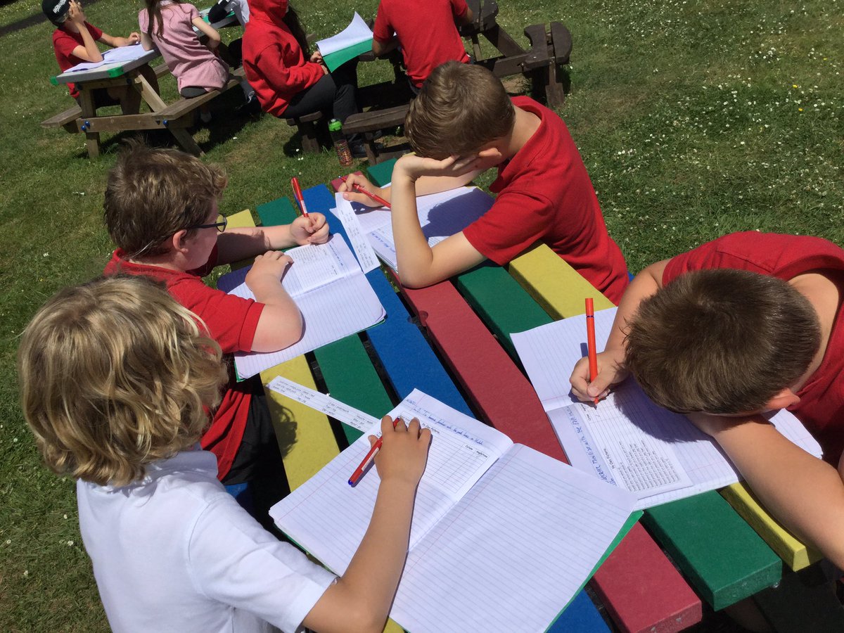 Llysfaen2022's tweet photo. We are making the most of the sunshine in #5SB today! 
Taking our Welsh work outside! ☺️☀️ #cymraeg #LLC https://t.co/aWmBW7rV0e