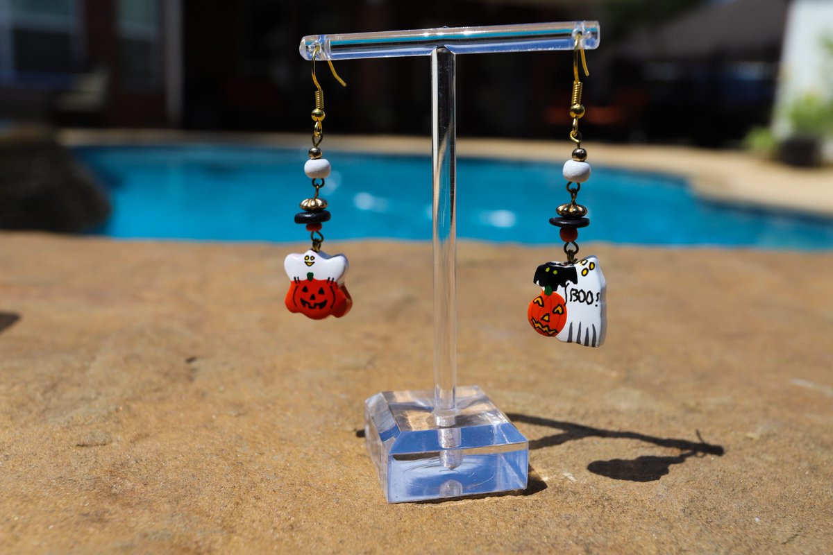 merylmadeit's tweet photo. Hello!!! Long time!! I hope y’all like these! 
Check them out live at: https://t.co/5BKfK8HJwH !!!

#handmade #etsyshop #etsy https://t.co/rianiDVaep