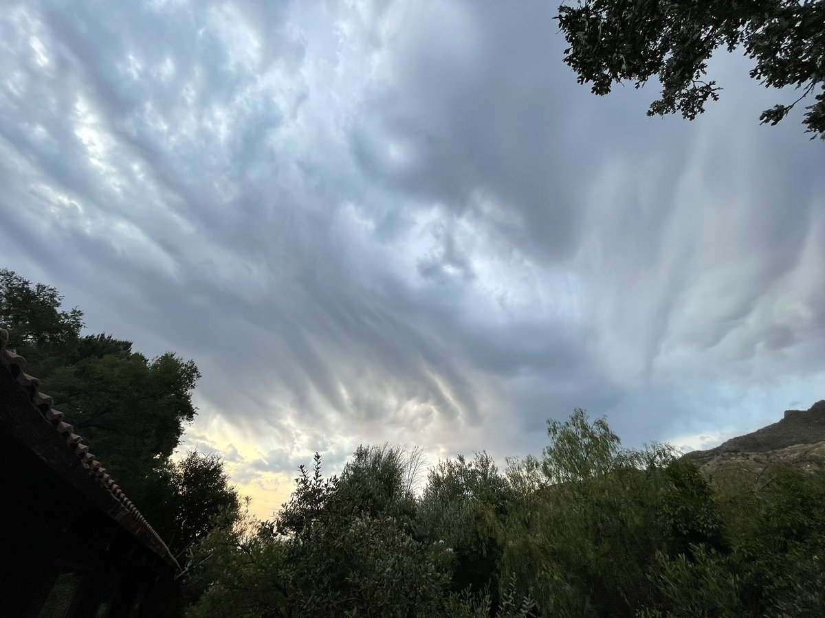 Dr_Sprinky's tweet image. Heavy cloud deck in Santa Monica Mts this AM. Doesn’t seem to have been noticed by NWS-Oxnard. #CAwx