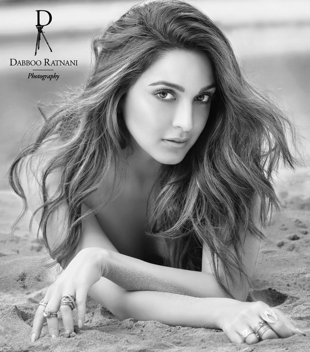 advani_kiara's tweet photo. #DabbooRatnaniCalendar2021 💁🏻‍♀️ @DabbooRatnani https://t.co/6fykxcEAnc