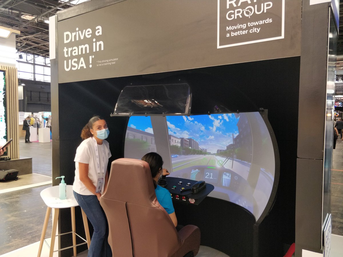 Sur le stand du lab <a href="/RATPgroup/">RATP Group</a> on peut tester la conduite d'un tram avec ce simulateur, avec toutes les commandes et le fameux klaxon du tram ;)
#mobility #vivatech