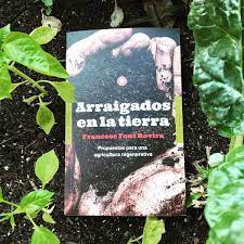 Vida_Verda's tweet photo. Este Sábado a las 10h en #VidaVerde @ree_rne hablamos de #CulturasRegenerativas Daniel Christian Wahl @DrDCWahl de #AgriculturaRegenerativa con @francescfont_ @DientedeleonEd y de cultivar en la tierra contaminada de #Chernóbil con @QuintinaV 📻directo https://t.co/URzs2Wzgpp https://t.co/1J5o1SdseL