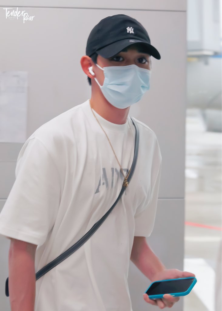 TenderRoar_444's tweet photo. 210616 HD
PEK 🛬️ 
#루카스 #黃旭熙 #LUCAS 
#WayV #威神V #SuperM #NCT #WeiShenV https://t.co/FpDYDV1BRG