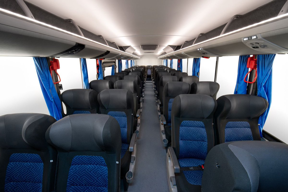 TransportedeUr1's tweet photo. MARCOPOLO ANUNCIA UN NUEVO MODELO DESTINADO 
AL SEGMENTO CHÁRTER

El modelo Viaggio 800 establece un nuevo estándar 
para el segmento 
El vehículo entrega un rendimiento operativo centrado 
en el fortalecimiento del sector chárter
lea más: https://t.co/sjGX92ATGM https://t.co/DqlWoG7Zis