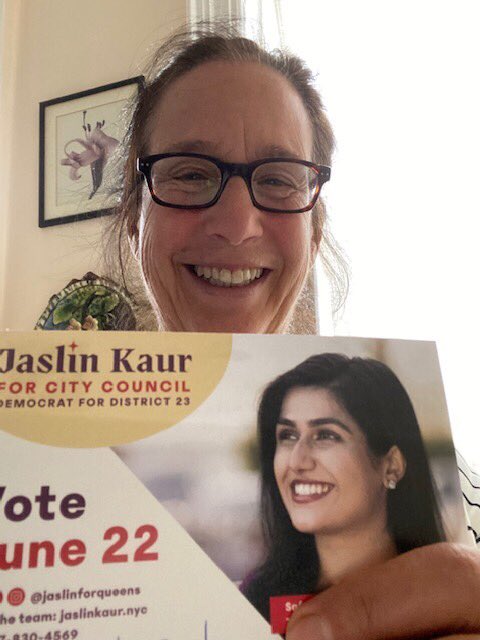 jaslinforqueens's tweet photo. Thousands of hand written postcards to District 23 voters: one more way our grassroots volunteer operation is so powerful, and one more reason we’re going to win. 

Six more days. Join Abby and her friends. Write postcards. 

bit.oy/postcardsforjaslin https://t.co/30IP8o8ylq