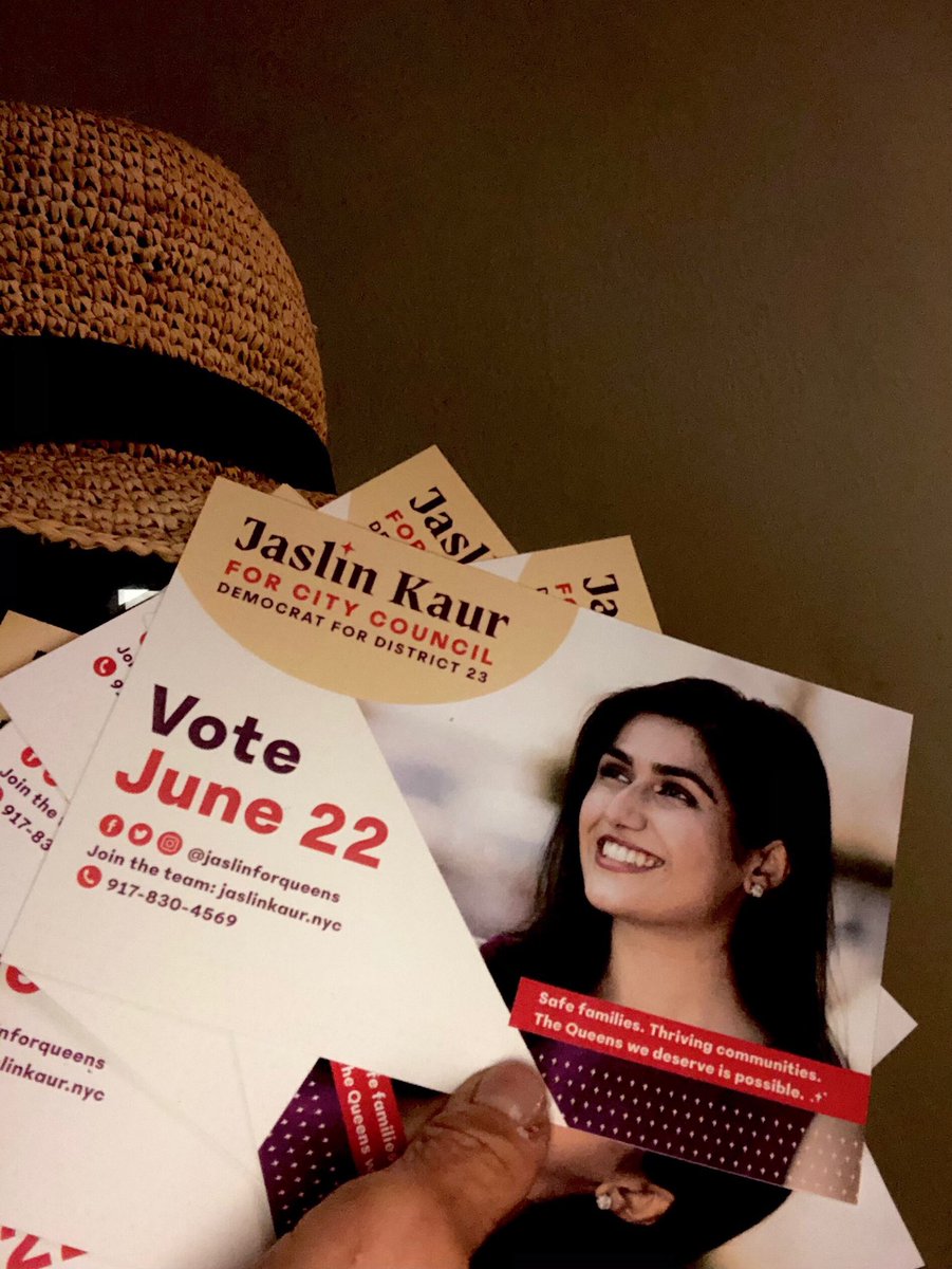jaslinforqueens's tweet photo. Thousands of hand written postcards to District 23 voters: one more way our grassroots volunteer operation is so powerful, and one more reason we’re going to win. 

Six more days. Join Abby and her friends. Write postcards. 

bit.oy/postcardsforjaslin https://t.co/30IP8o8ylq
