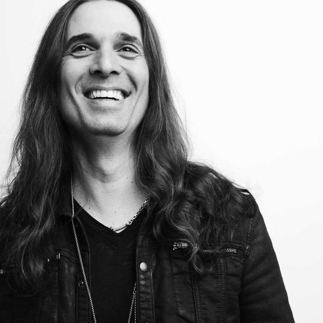 Happy birthday, kiko loureiro! 