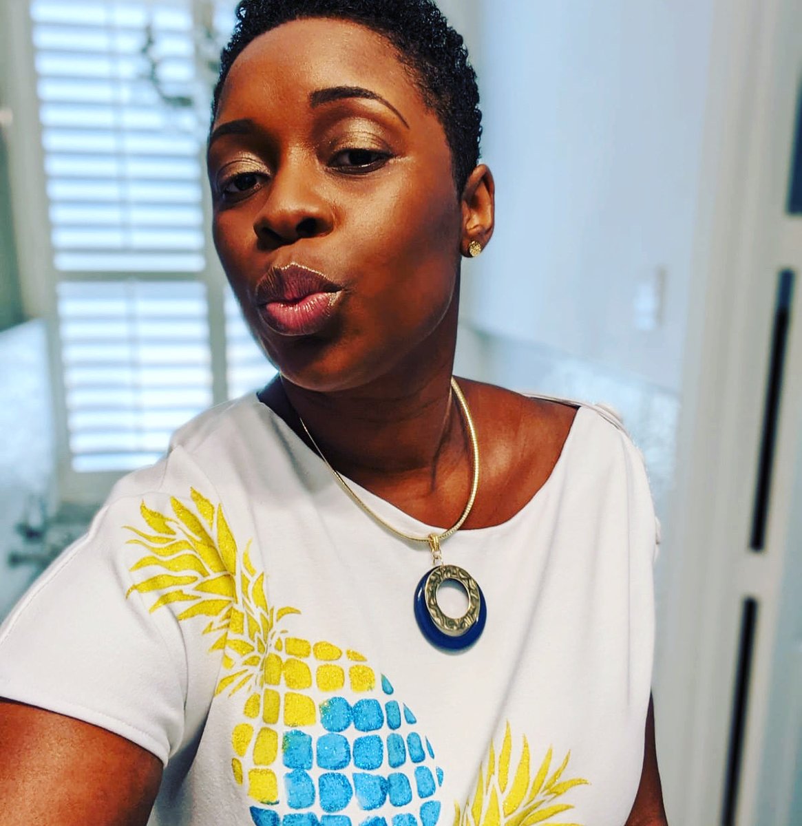 selangnou's tweet photo. https://t.co/dYuU55mBbD
.
#selangnou #pineappletop #peepshouldertop #sewshop #tops #designyourtshirt #creoleshop #smallbusiness #blackowned #knittops #awesomeday #islandgirls #caribbean #sxmer #stlucian #shoponline #positivevibes https://t.co/v0z089FNSR