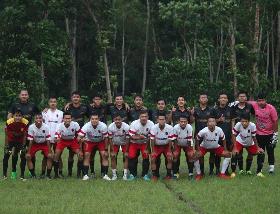Alaska_PSIK46's tweet photo. Galeri pertandingan @tasmania_footballclub x @alaska_psik46 Bal balan sakkesele seduluran saklawase Maturnuwun sampai jumpa dilain kesempatan maskuh ๐๐๐ฎ๐ฉ
_
.
#satuindonesia #dedikasitanahkelahiran #berbagikebahagiaan
#psikklaten
#alaskapsik
#ojoilangklatenmu https://t.co/diMMGZQixt