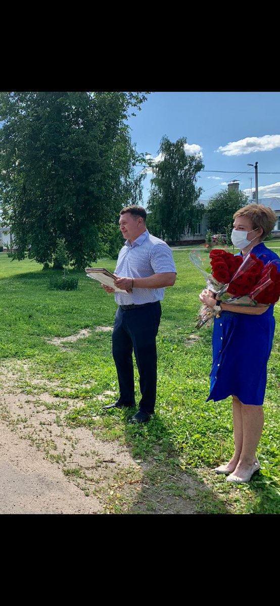 Депутат <a href="/Ivoblduma/">Ивоблдума</a> Василий Максимов поздравил коллектив ивановской Первой городской больницы с Днем медицинского работника, а также вручил ряду специалистов учреждения награды регионального парламента.