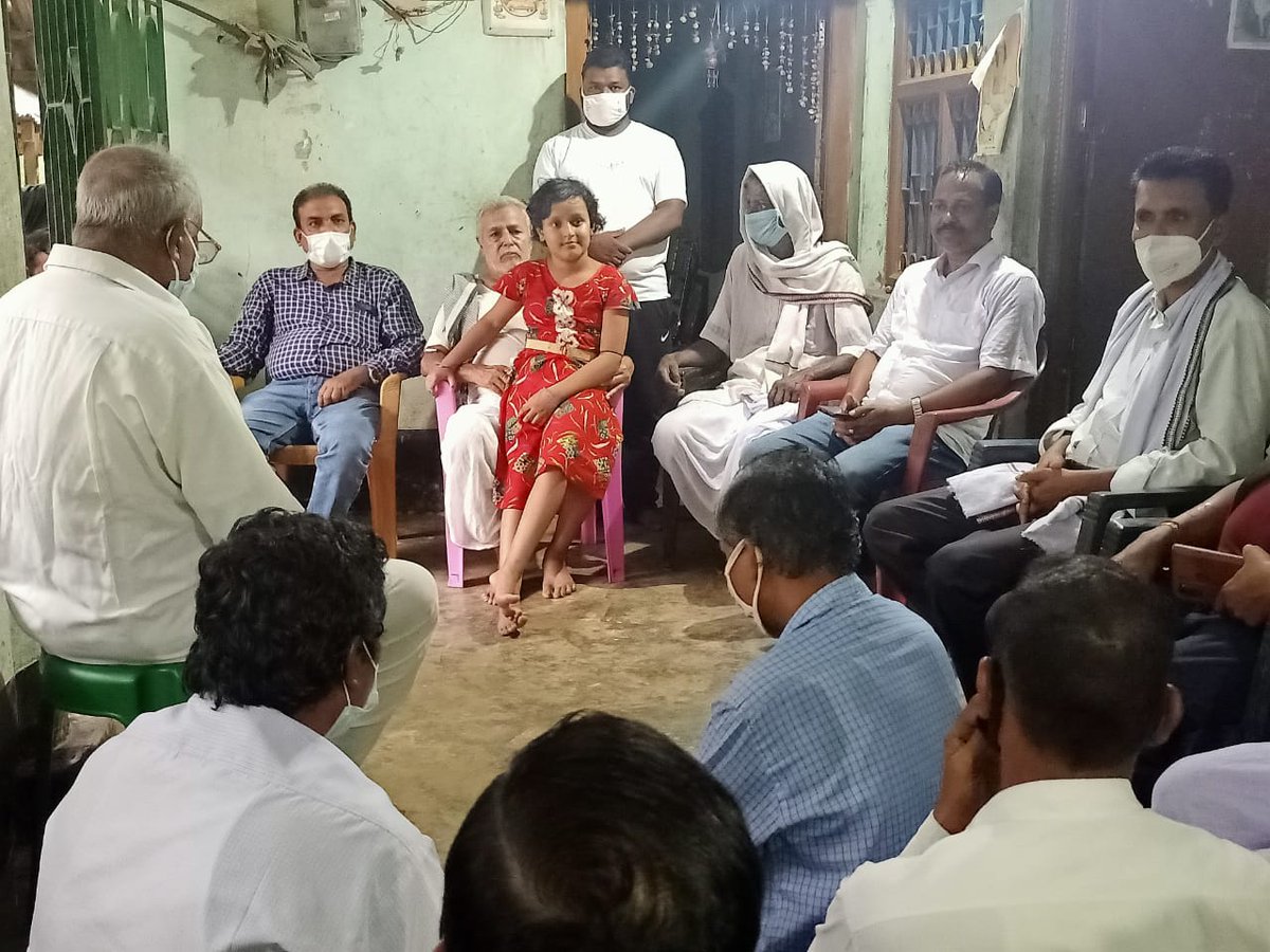 dcc_balasore's tweet photo. By the instruction of Balasore Congress Leader @NavjyotiPatnaik ji and under the leadership of bhograi Congress leader Satyashiba Das ji today a team visited the the residence of orphan ( 4yr Girl &amp; 1.5 months boy ) of Nimatpur Pnchayat ( their parents passed away in Corona ) 1/2 https://t.co/3uqjMaS0WT