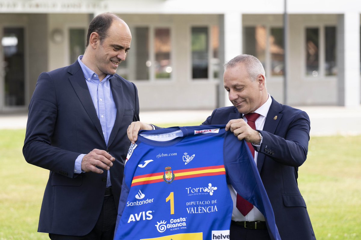 blazquezbalonma's tweet image. Gracias @jjhombrados por todo lo que has dado al #Balonmano español. Ha sido una despedida muy emocionante. Suerte en todo lo que venga en el futuro.