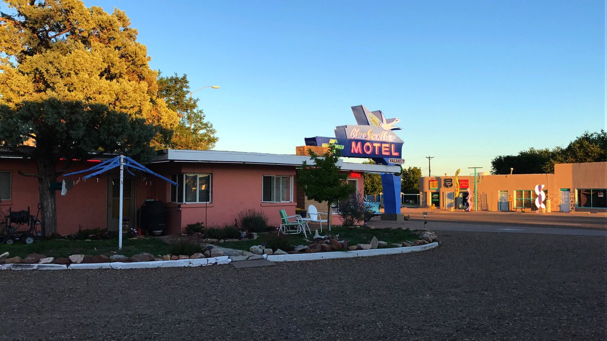 66Travelers's tweet photo. The #BlueSwallow in #Tucumcari #NewMexico. I liked this neon even before I heard of #Route66 and on our #roadTrip we spent the night in Room #3 with this view from our window.
It's time for another #Panorama for #panophotos @panophotos by #Route66Travelers.
#HistoricRoute66 https://t.co/DMnSjYQm3p