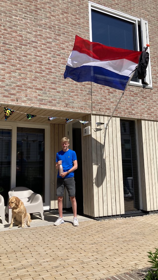 RoordaB's tweet photo. Hoppa! Jens geslaagd🎉 trots op je! Volgend hoofdstuk: MBO verpleegkunde 💪 https://t.co/O2ocn3FuHg